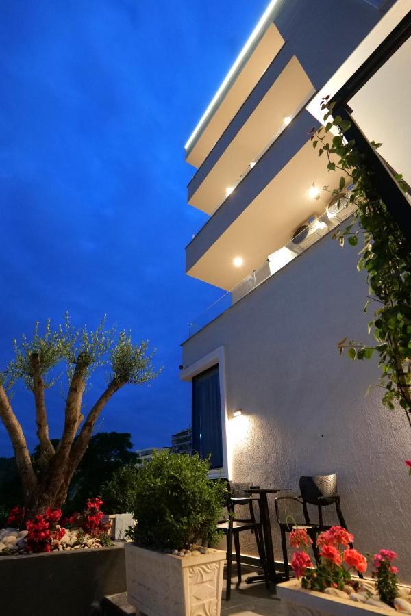 Adora'S View Hotel Sarandë Buitenkant foto